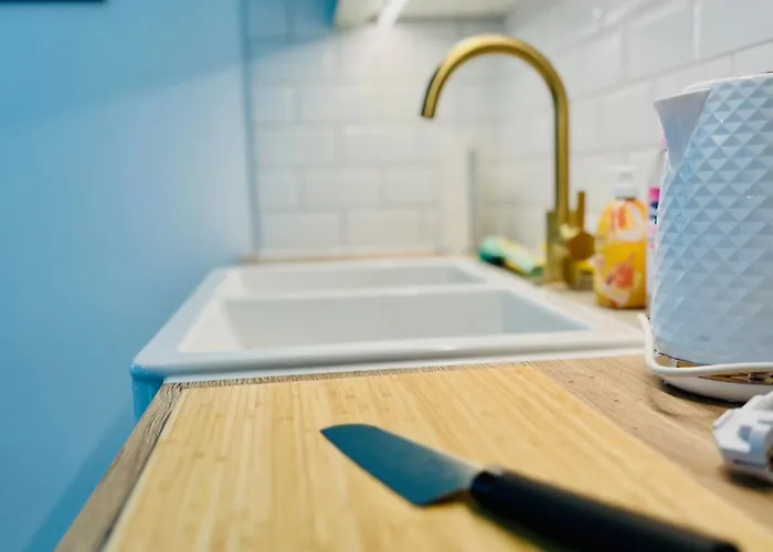 Luxusapartment Im Dichterviertel *garten*parkplatz*wifi* * エアフルト